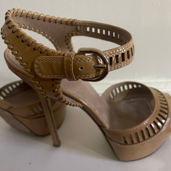Sergio Rossi Nude Patent Platform Sandals - Picture 6 of 8